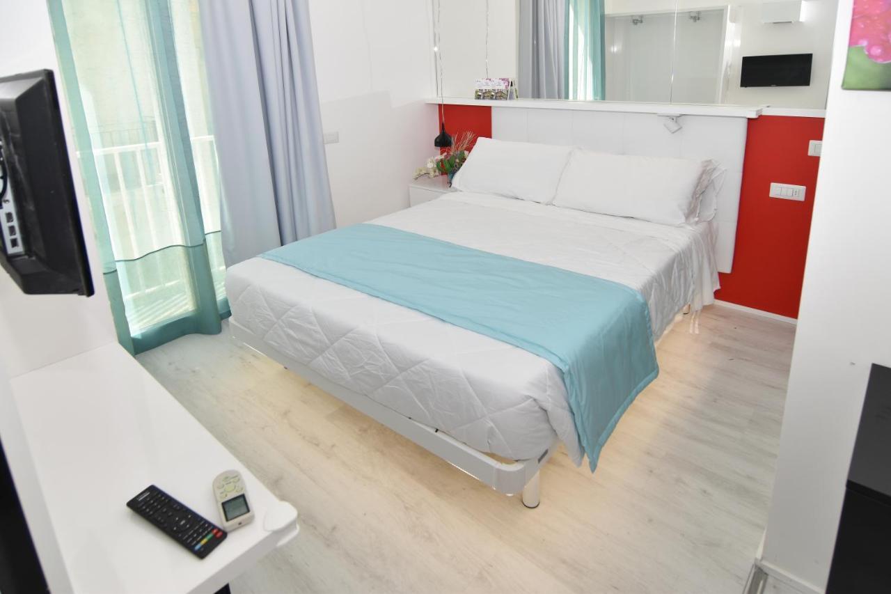 רימיני Hotel Nuovo Giardino מראה חיצוני תמונה