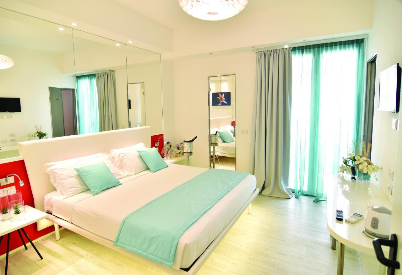 רימיני Hotel Nuovo Giardino מראה חיצוני תמונה