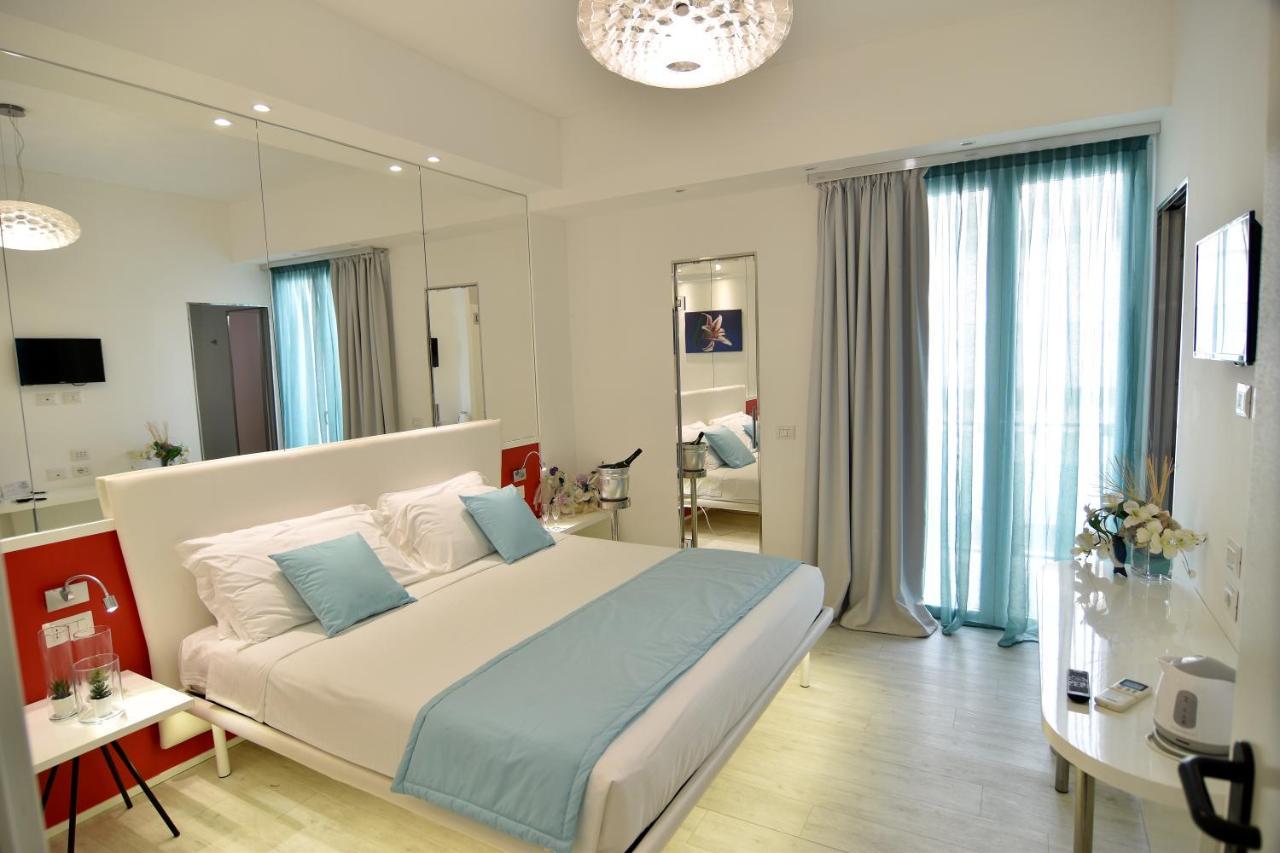 רימיני Hotel Nuovo Giardino מראה חיצוני תמונה