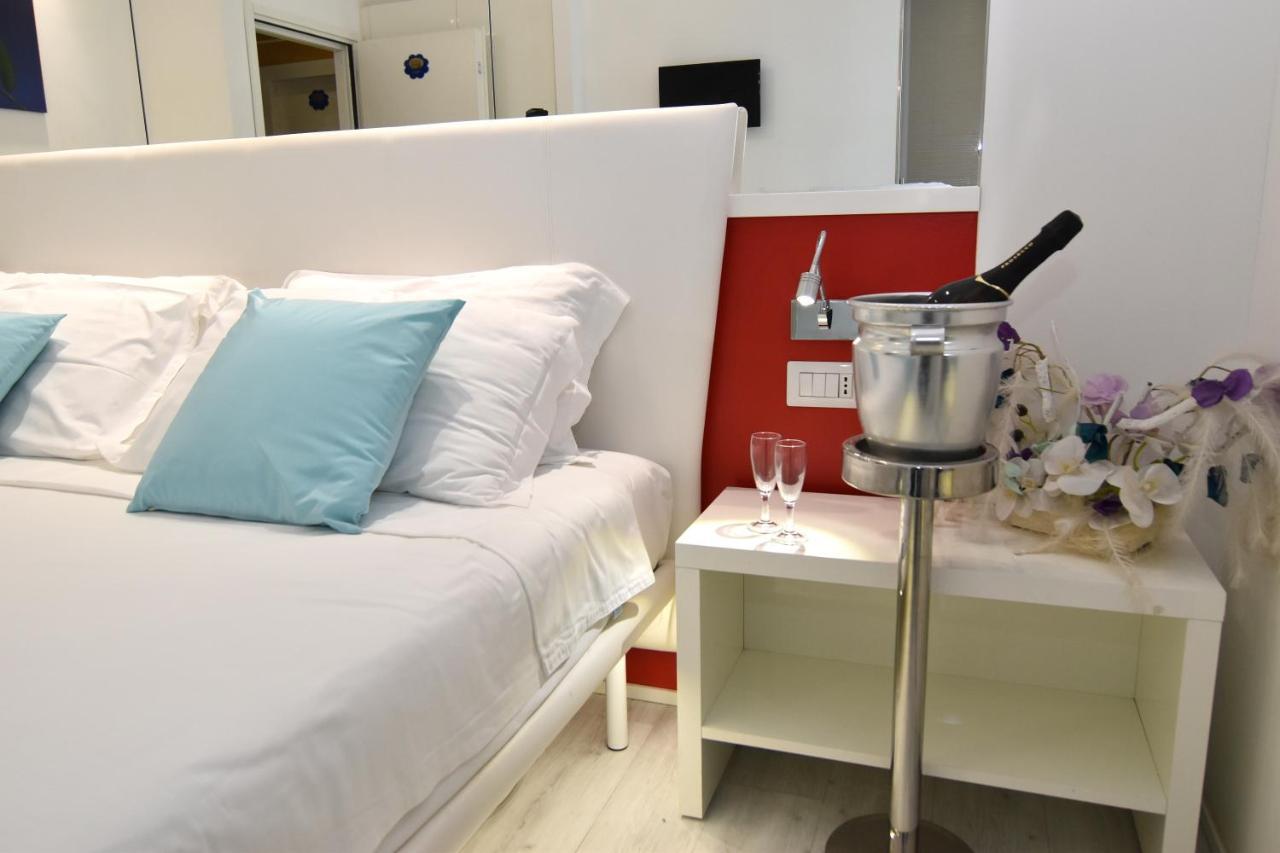 רימיני Hotel Nuovo Giardino מראה חיצוני תמונה