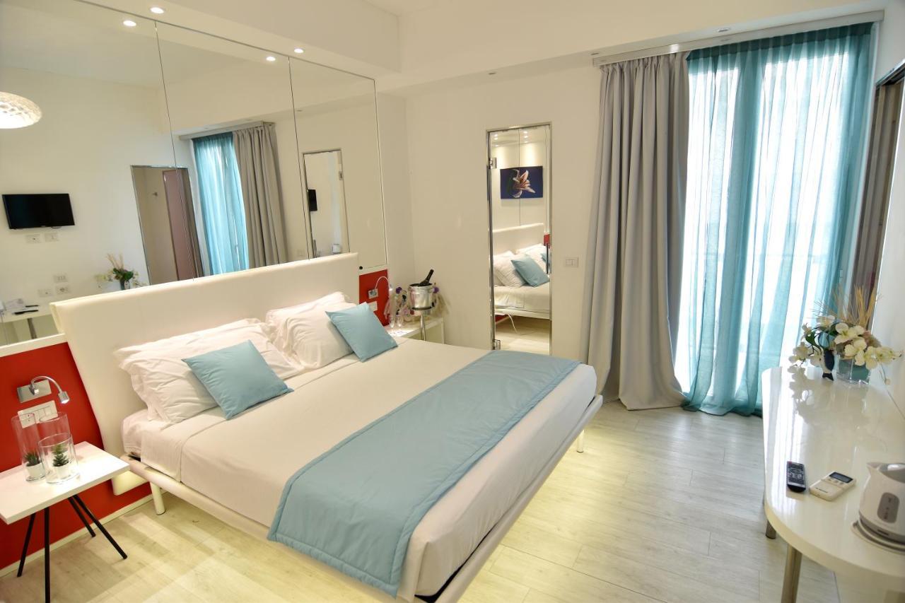 רימיני Hotel Nuovo Giardino מראה חיצוני תמונה