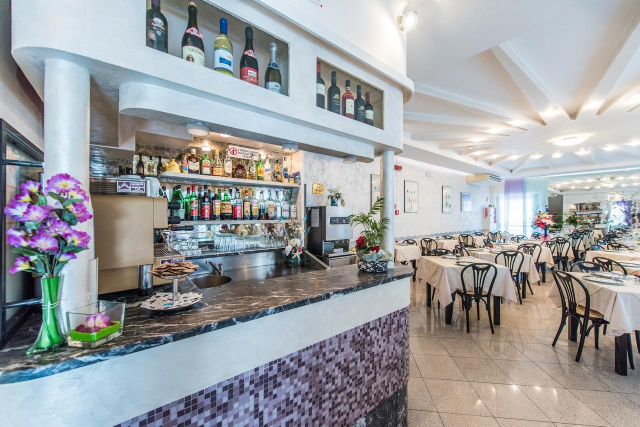 רימיני Hotel Nuovo Giardino מראה חיצוני תמונה