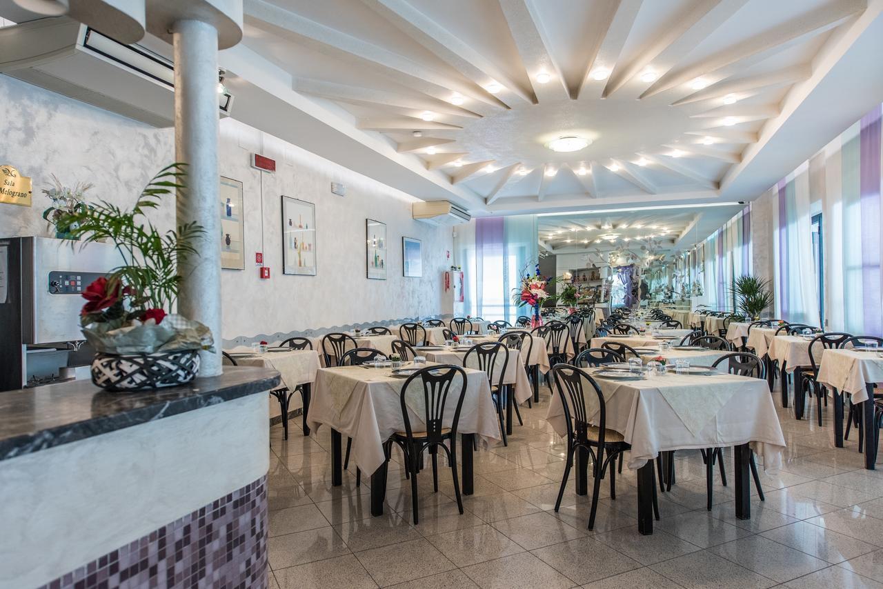 רימיני Hotel Nuovo Giardino מראה חיצוני תמונה